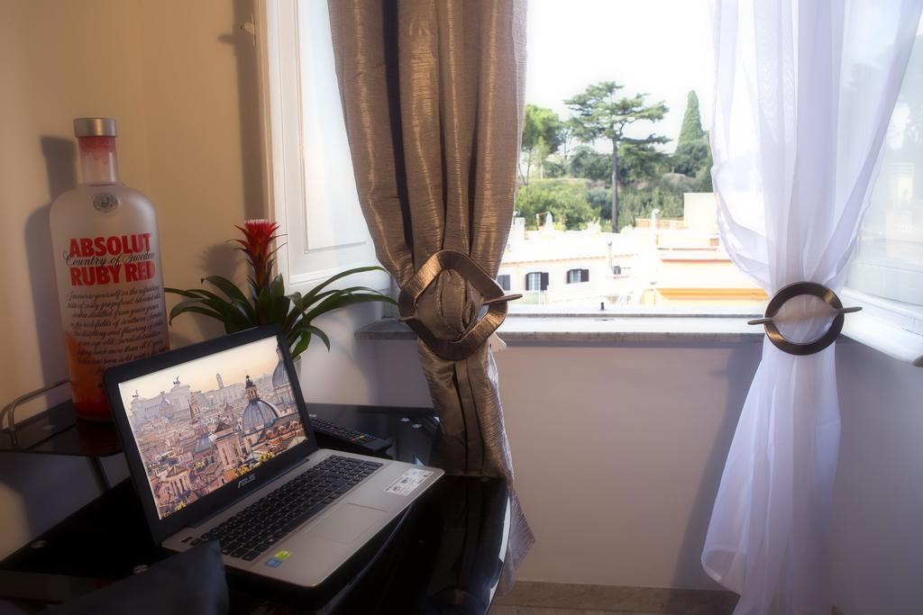 Luxury Domus Amadeus Apartment Rome Exterior photo